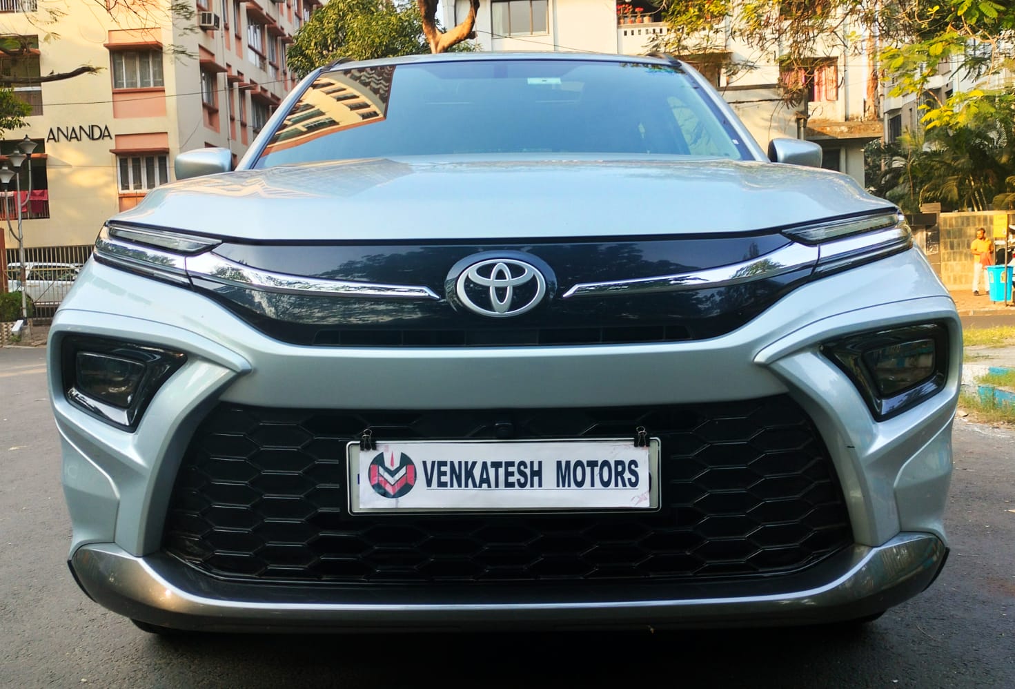 2023 TOYOTA HYRYDER V AT