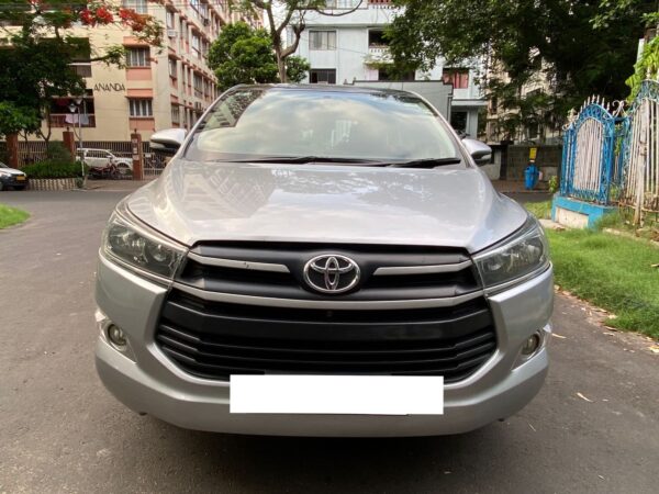 2017 TOYOTA INNOVA CRYSTA G AT