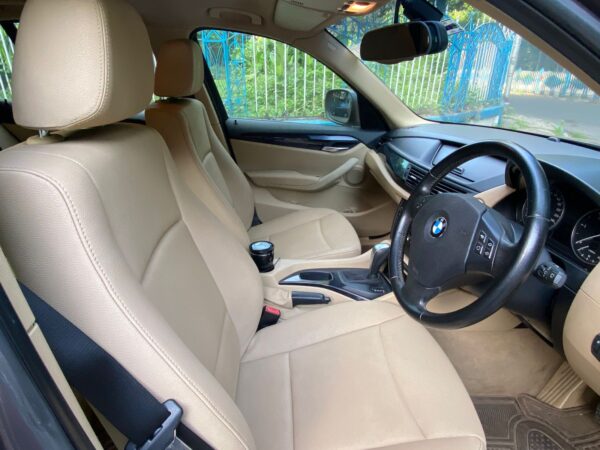 2011 BMW X1 - Image 11