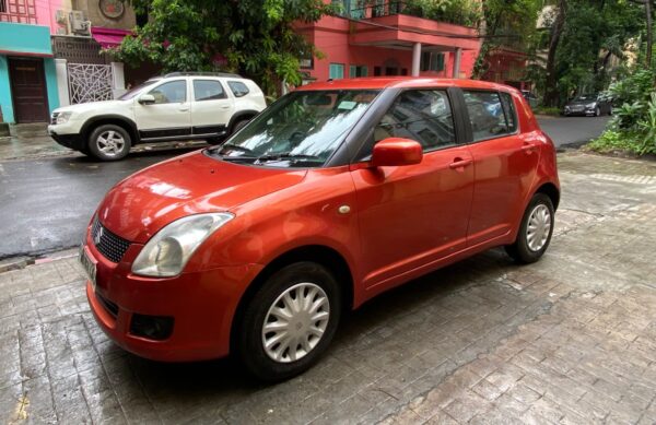 2010 MARUTI SWIFT VXI - Image 4