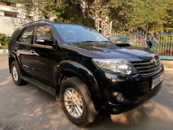 2012 TOYOTA FORTUNER 4WD 3.0 L - Image 11